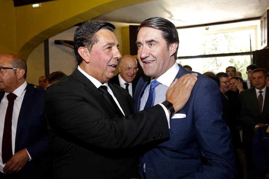 Fotos: Toma de posesión del nuevo Abad de la Cofradía del Dulce Nombre de Jesús Nazareno