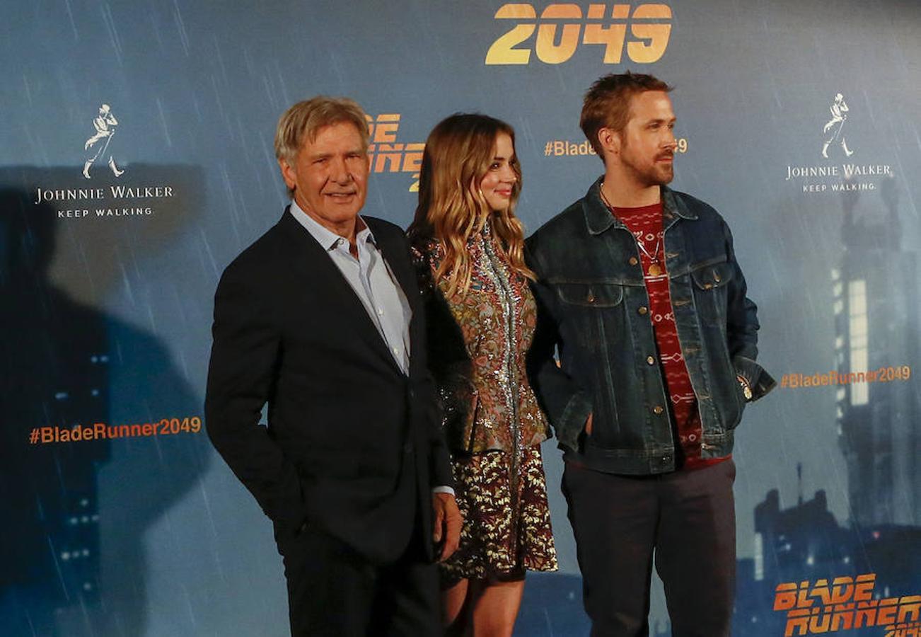 Harrison Ford, Ana de Armas y Ryan Gosling durante la presentación de 'Blade Runner 2049'.