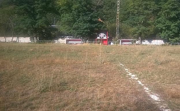 Campo de fútbol Santa Bárbara de Ciñera.