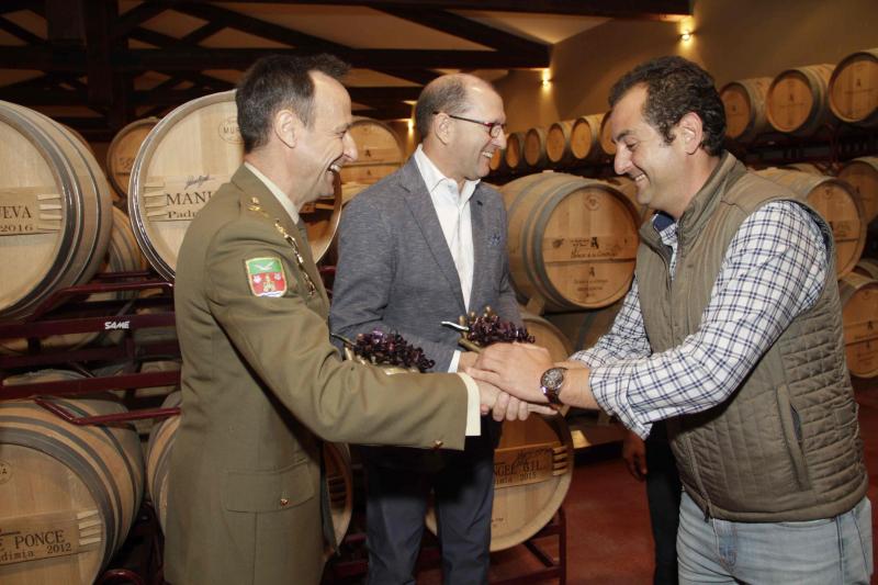 Fotos: El general Manuel Gorjón, embajador de los vinos de Dehesa de los Canónigos