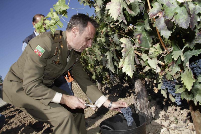 Fotos: El general Manuel Gorjón, embajador de los vinos de Dehesa de los Canónigos