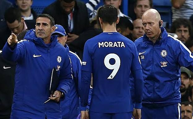 Álvaro Morata, abandonando el campo.