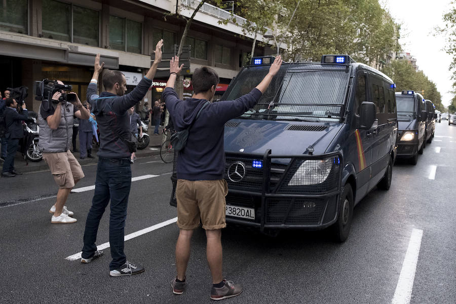 La jornada del 1-O estuvo marcada por una votación caótica y la actuación policial para evitarla