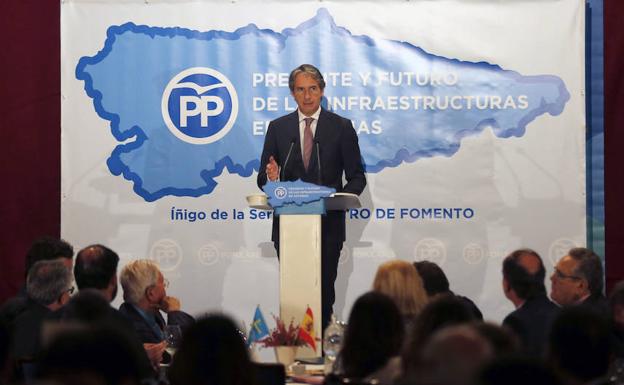 Iñigo de la Serna, este lunes en un foro del PP de Asturias. 