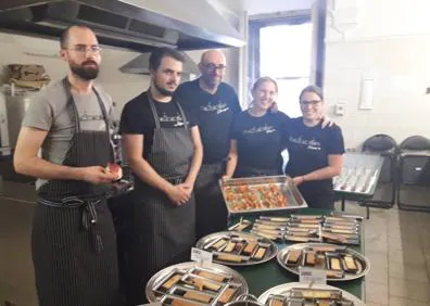 Imagen secundaria 1 - El restaurante leonés Cocinandos se encargó de una degustación gastronómica. 