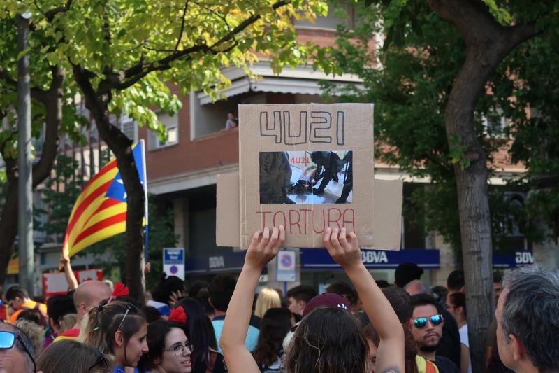 El seguimiento de la huelga es desigual: los comercios del centro de Barcelona están casi cerrados, mientras que una las plantas fabriles más importantes de Cataluña, la de Seat, en Martorell, funciona a pleno rendimiento.