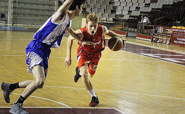Un lance del partido entre el Fundación y Leyma Coruña.