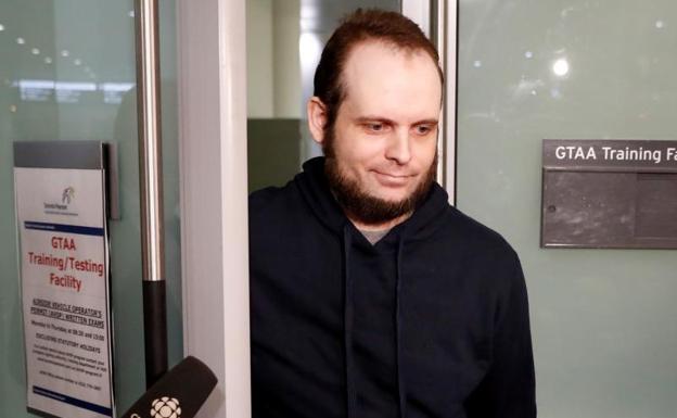 Joshua Boyle. 