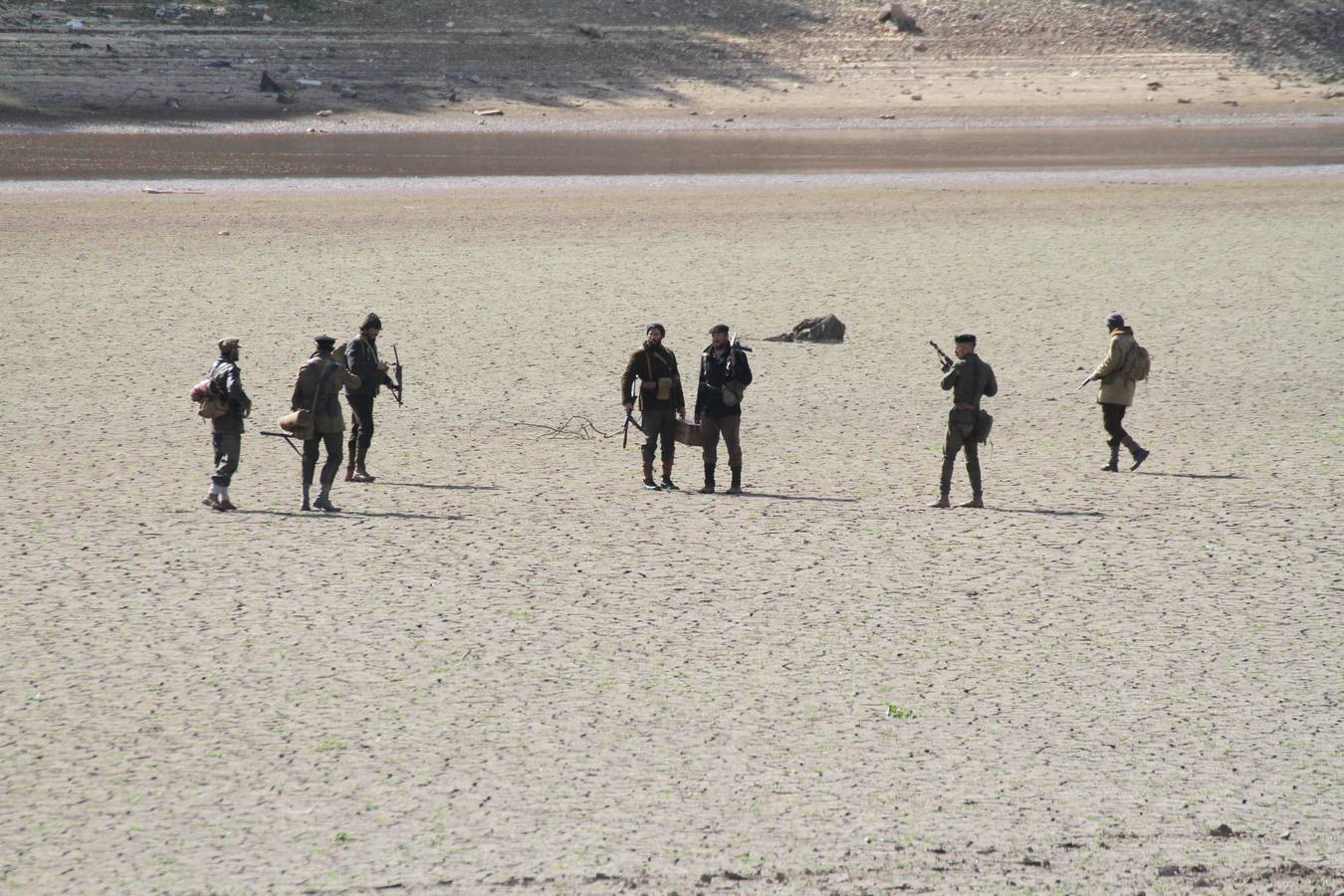 Asier Etxeandia, Hugo Silva e Imanol Arias ruedan en el pantano del Ebro 'Sordo', una película basada en el cómic de David Muñoz y Rayco Pulido