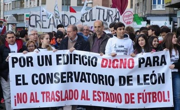 Manifestación por un Conservatorio Digno en León.