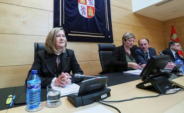 Pilar del Olmo comparece ante la Comisión de Economía y Hacienda de las Cortes de Castilla y León para explicar el Proyecto de Ley de Presupuestos Generales de la Comunidad para 2018.