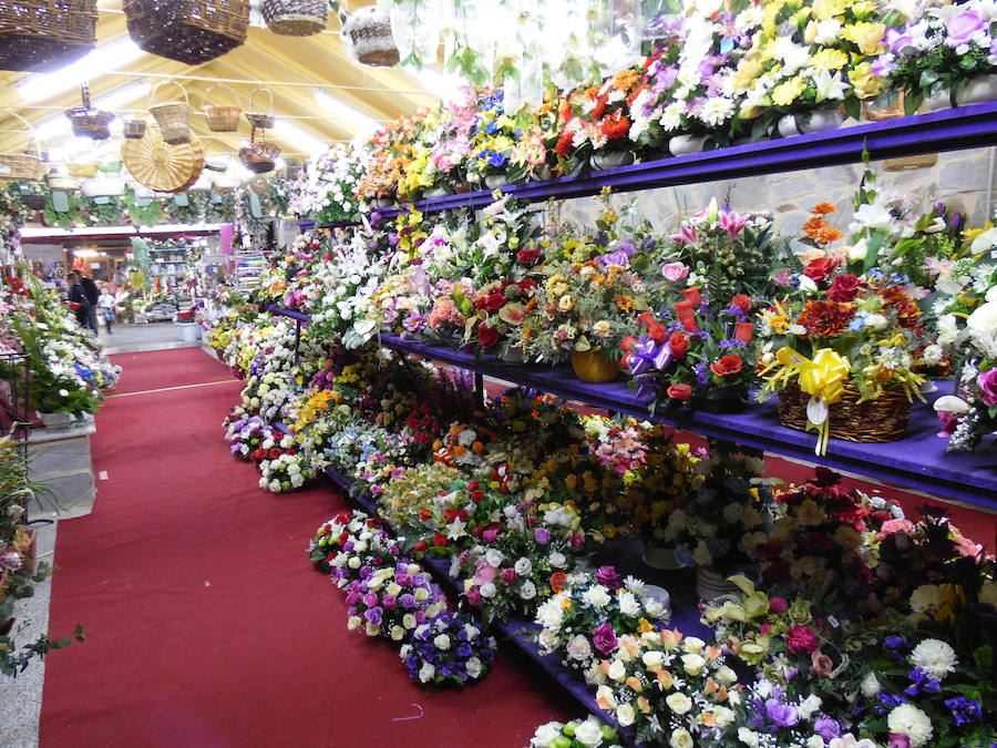 Esta floristería leonesa afronta una de las etapas con más actividad del año en su empresa y ofrecer a los leoneses el mejor asesoramiento y cercanía para poder recordar a sus seres queridos en el Día de Todos los Santos