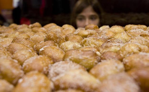 Los buñueños, los reyes de la festividad de Todos los Santos. 