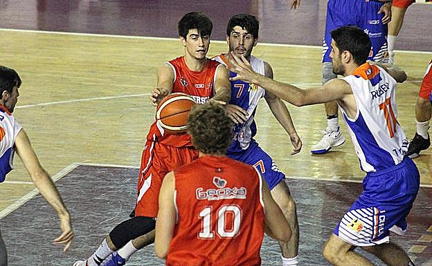 Un lance de un partido del Fundación