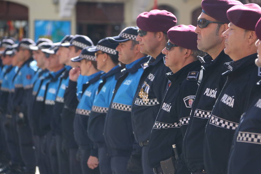 La festividad de San Marcelo sirve para rendir homenaje a la Policía Local de León por su función callada para garantizar la seguridad de los leoneses y el cumplimiento de la ley