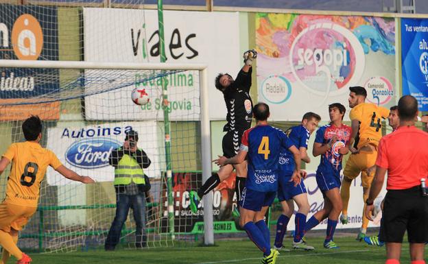 Un lance del partido de este domingo.