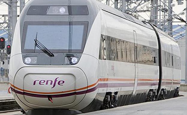 Imagen de un tren de Renfe durante un trayecto.