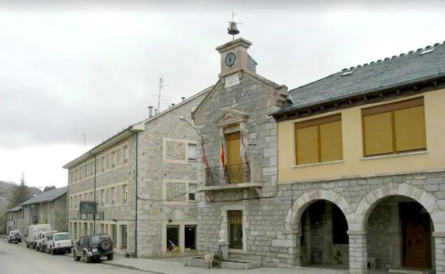 Imagen del ayuntamiento de San Emiliano.