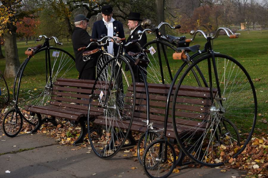 Las bicis antiguas se exhiben en Praga