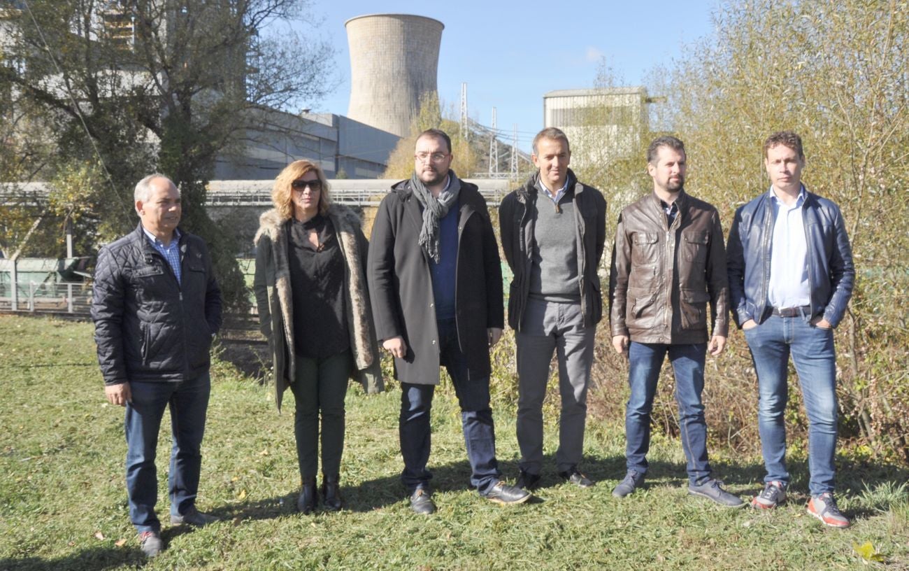 El secretario general del PSOE de Castilla y León (PSCyL), Luis Tudanca, y el secretario general del PSOE de Asturias, Adrián Barbón, mantienen una reunión de trabajo para abordar la situación del carbón