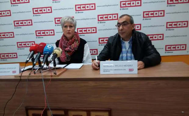 Los responsables de Construcción y Servicios de CCOO en El Bierzo, Isabel Céspedes y Alfredo Peláez, durante su comparecencia.