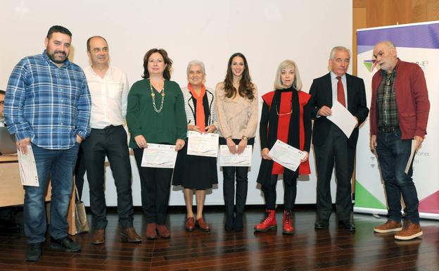 Imagen principal - David Suárez, doctorando de la ULE, gana el tercer premio del concurso 3MT