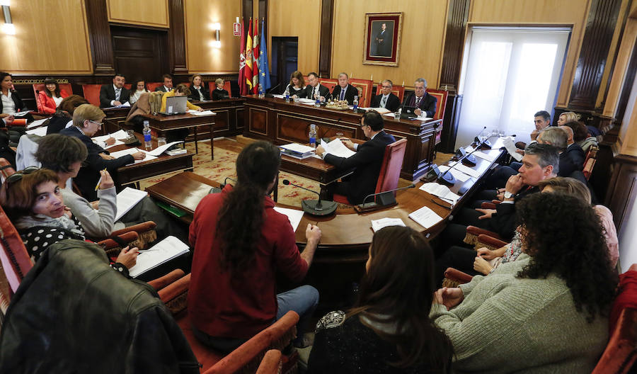 Pleno extraordinario en el Ayuntamiento de León