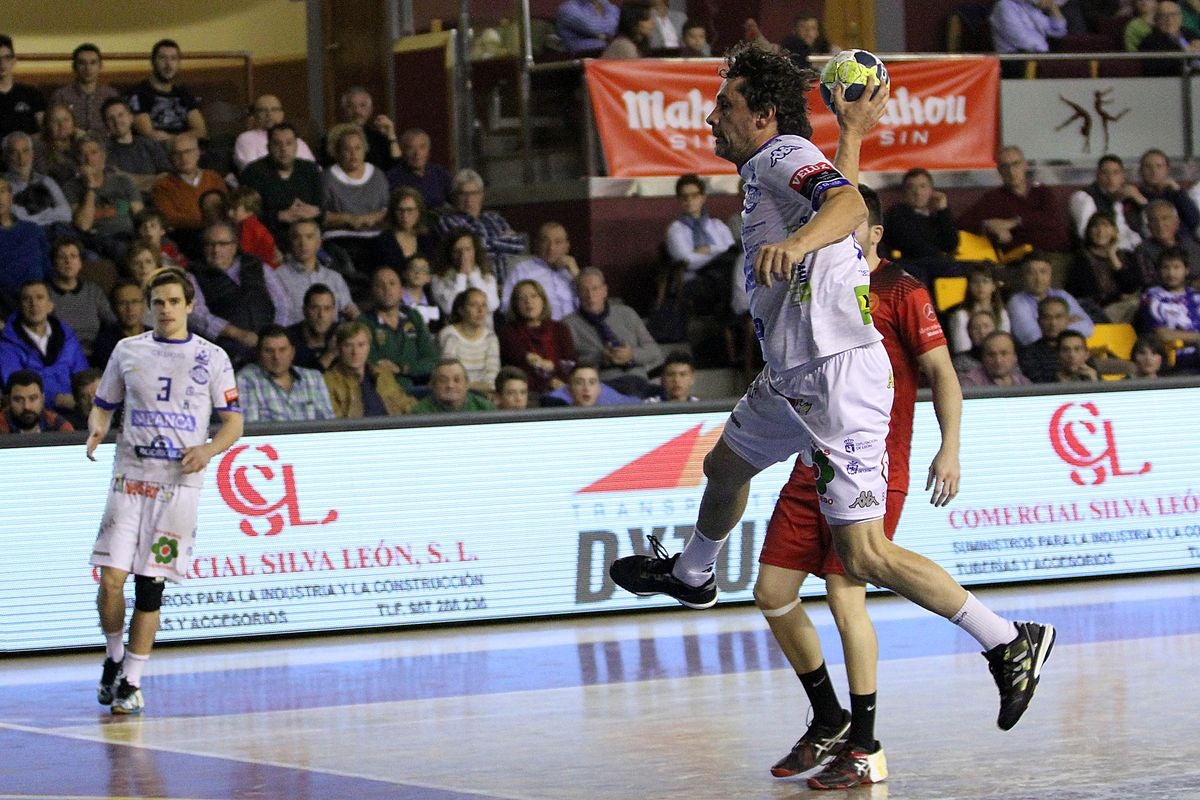 Abanca Ademar 27 – 27 Bada Huesca