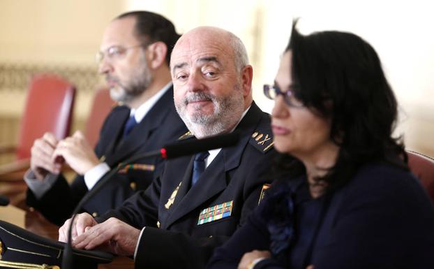Galería. Visita del Jefe Superior de la Policía Nacional de Castilla y León