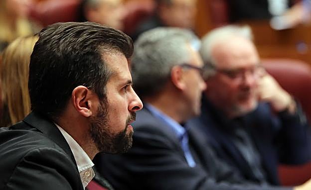 Luis Tudanca, en el pleno de este martes.