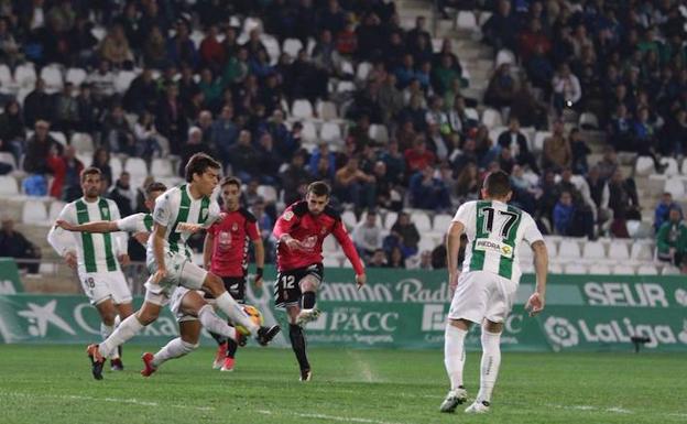 Rodri Ríos en el disparo del gol.