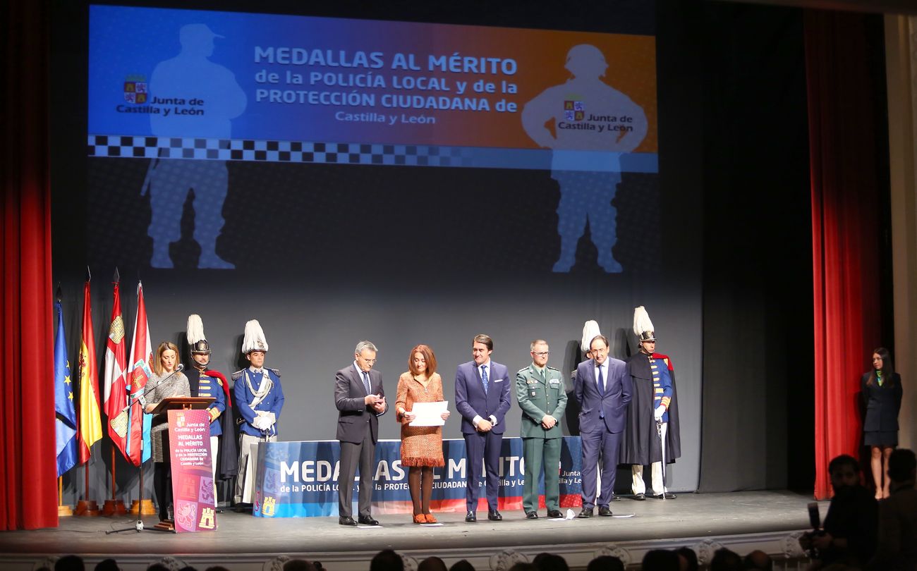 Acto de entrega las medallas al Mérito de la Policía Local y de Protección Civil que se celebra en Ponferrada