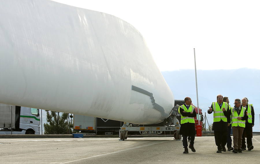 Herrera visita LM Wind Power