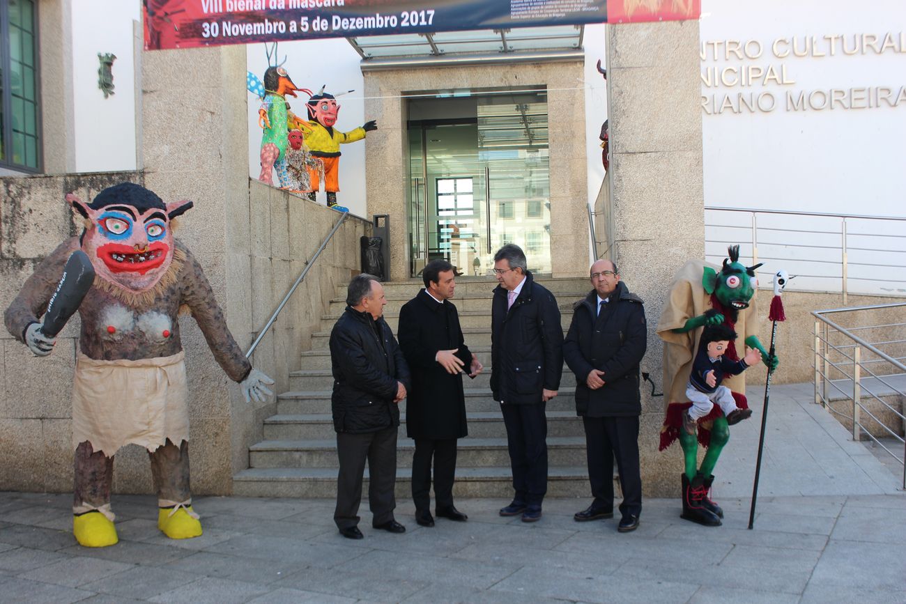 Los personajes más famosos de los antruejos leoneses más representantivos se exhiben en la ciudad leonesa, donde protagonizarán este sábado un desfile en el que participarán 275 leoneses