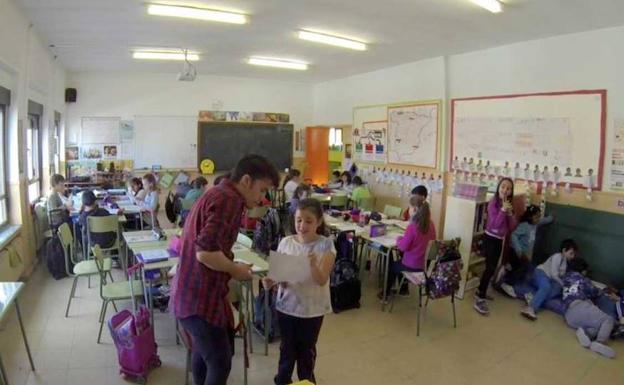 Imagen principal - Dos leoneses, entre los 10 seleccionados como ‘Mejor docente de España’