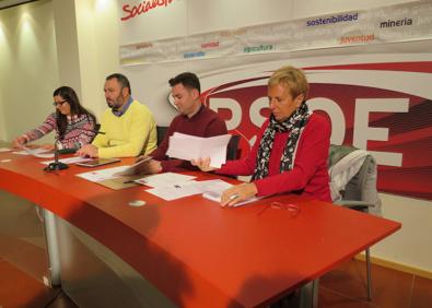 Imagen secundaria 1 - Primera reunión de la ejecutiva del PSL-PSOE.
