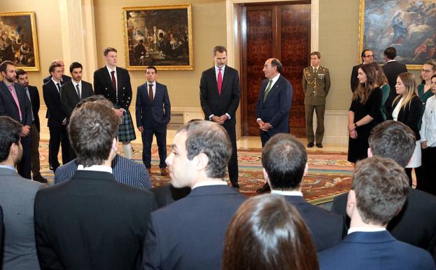 Galería. Recepción a los becados en el Programa Iberdrola en La Zarzuela.