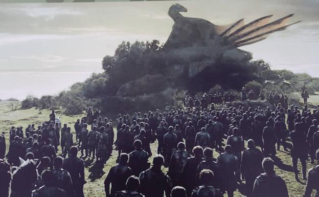 Fotograma en el que Khaleesi se proclama vencedora de la gran batalla librada en Los Barruecos y sentencia a muerte a sus enemigos junto a la Peña del Miradero. 