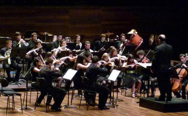 La ULE ofrece un concierto de Navidad con la Orquesta y banda de Juventudes Musicales