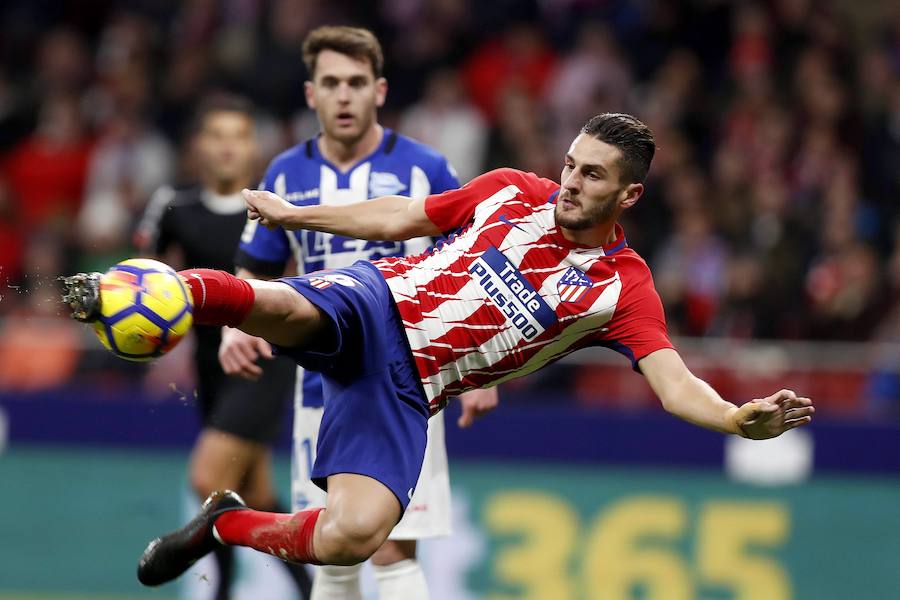 Un gol de Fernando Torres, que partió de suplente, a falta de 20 minutos para el final, dio la victoria al Atlético ante el Alavés en la jornada 16 de Liga.