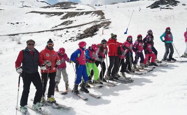 Visita del diputado de Deportes, Emilio Orejas, a las jornadas de nieve.