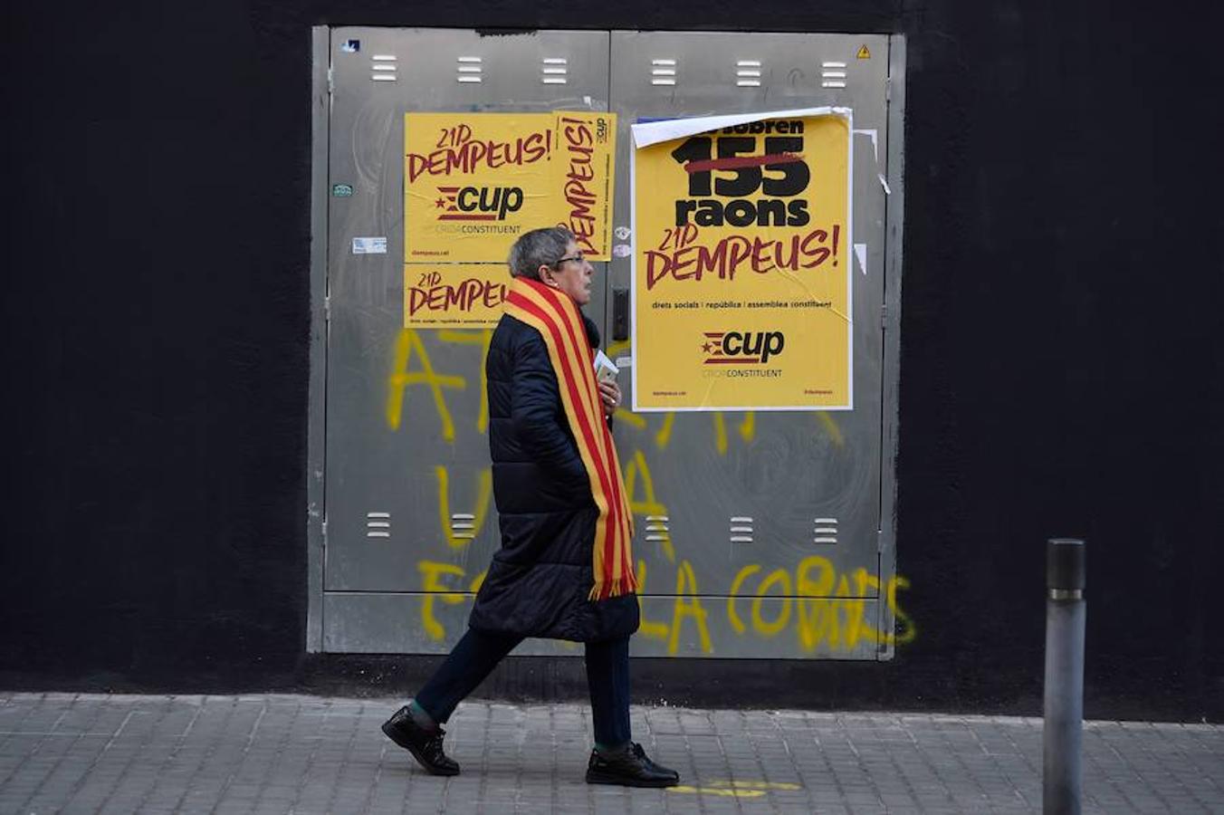 Normalidad en los colegios de Cataluña durante las primeras horas de la jornada electoral.