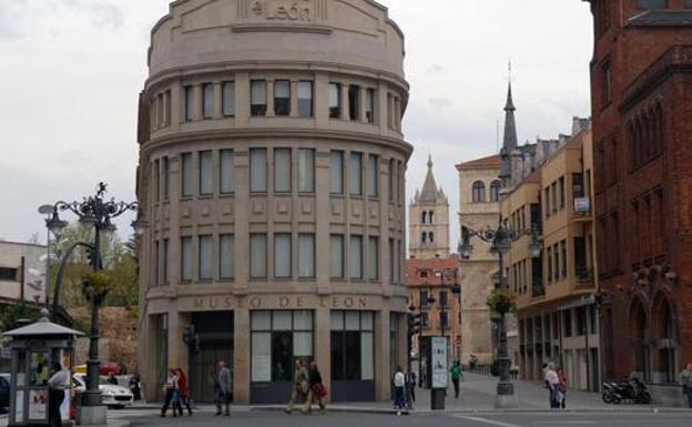 El Museo de León despide el año con una colección pictórica de Pablo Monserrat