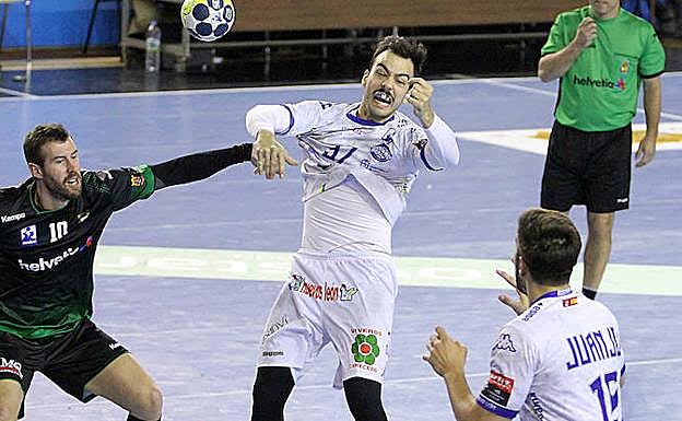 Costoya y Juanjo, dos de los jugadores que acaban contrato.