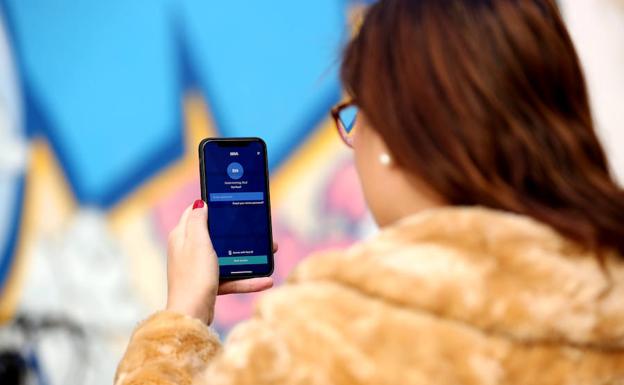 BBVA ya permite enviar dinero a otros móviles con la voz