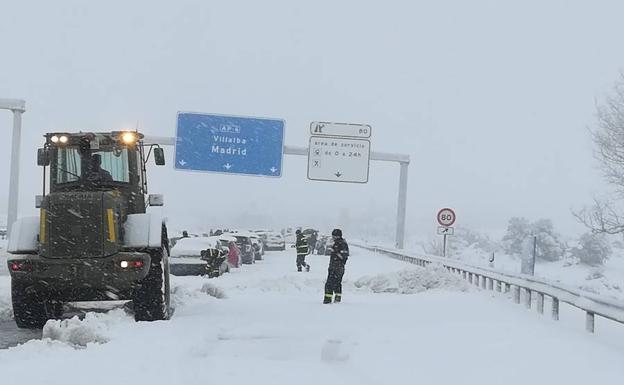 La situación en la AP-6 obliga a tomar medidas. 