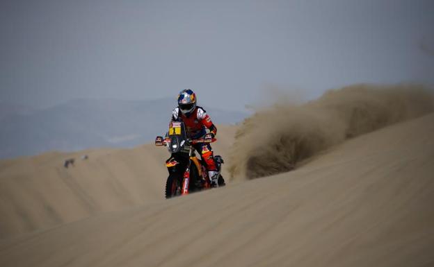 Sam Sunderland, en acción con su moto KTM. 