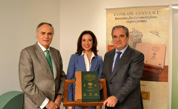 Presentan la edición facsímil del 'Tesoro de los remedios secretos', el primer tratado de la química farmacológica, cuyo original se custodia en Castilla y León