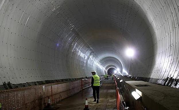 Adif cuenta con recursos propios de balasto para no alterar los plazos de finalización de la Variante de Pajares