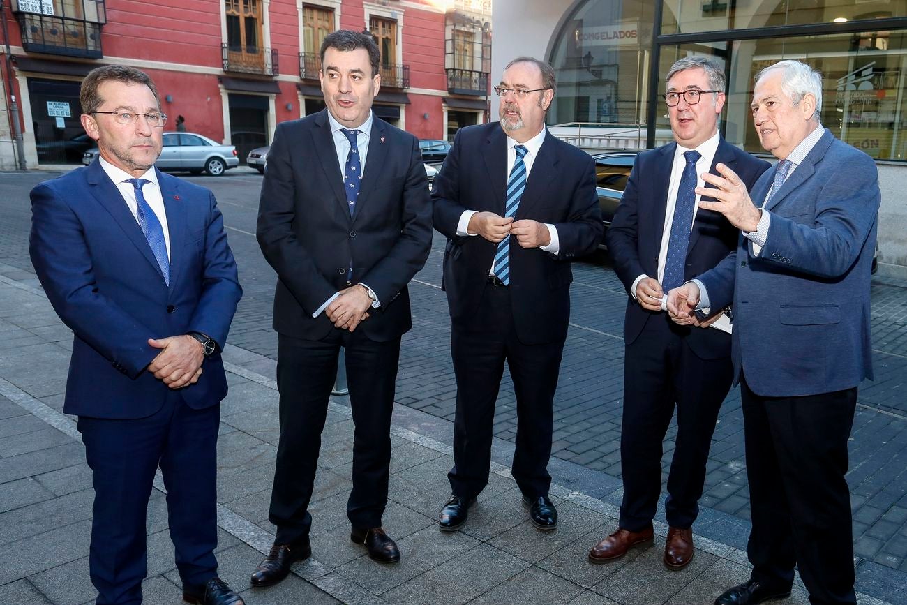 El consejero de Educación, Fernando Rey y el secretario de Estado de Educación, FP y Universidades, Marcial Marín, inauguran el encuentro de trabajo con el consejero de Educación, Cultura y Ordenación Universitaria de Galicia, Román Rodríguez y el de Educación y Cultura de Asturias, Genaro Alonso.